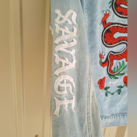 Women's Carbon Savage Distressed Blue Jean Denim Jacket Size Small Red Dragon - Picture 11 of 11